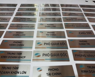 Hỏi – đáp: In nhãn mác kim loại bằng công cụ nào và trên chất liệu gì?